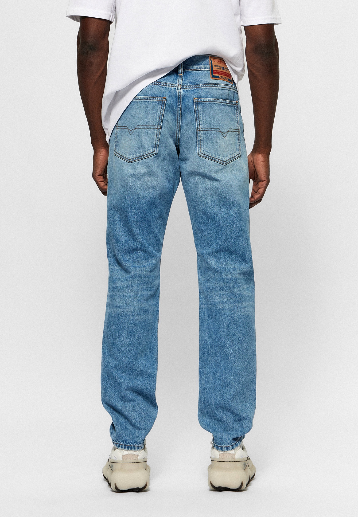 Мужские прямые джинсы Diesel (Дизель) A0356809I29: изображение 3