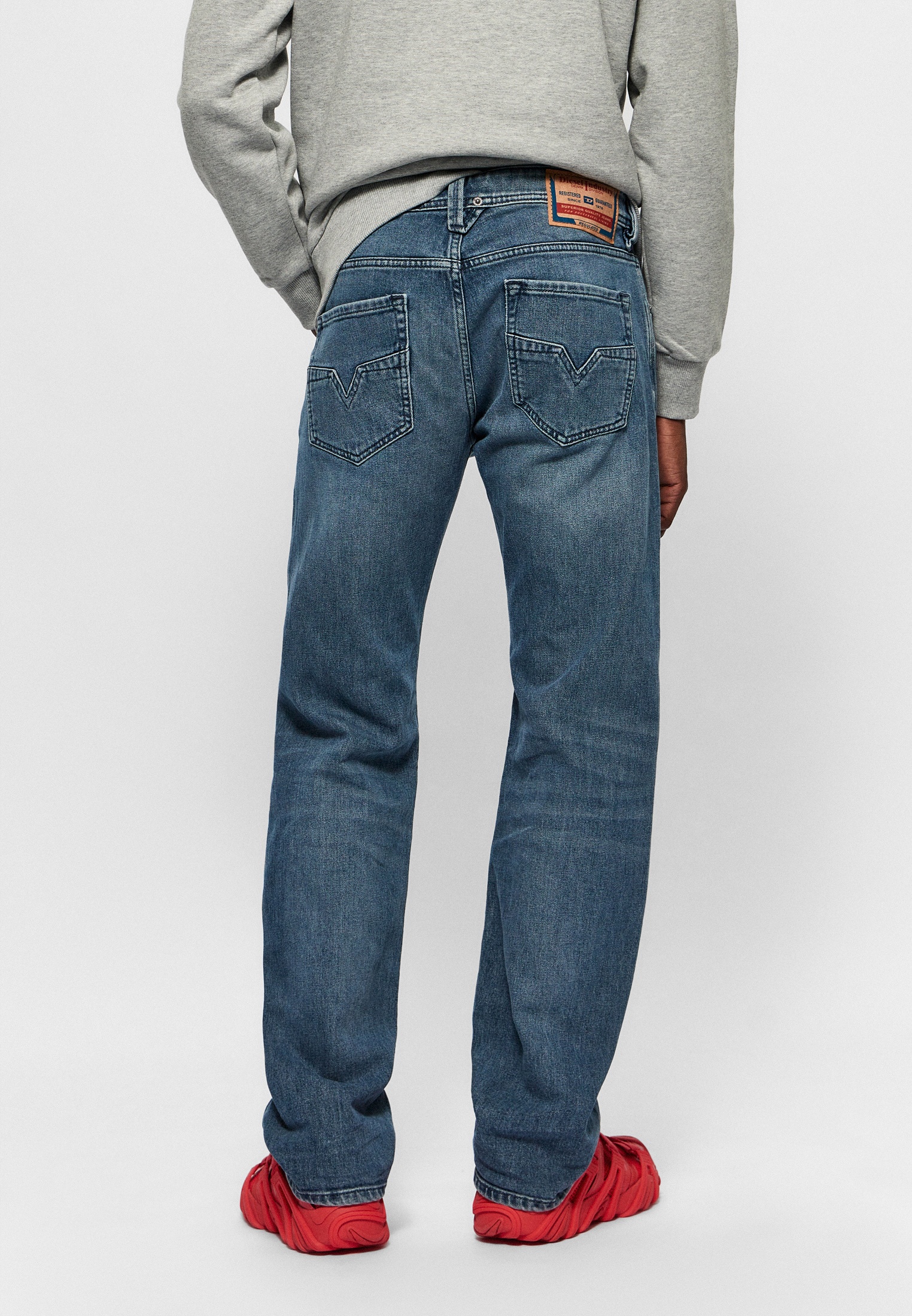 Мужские прямые джинсы Diesel (Дизель) 00C06Q09H30: изображение 3