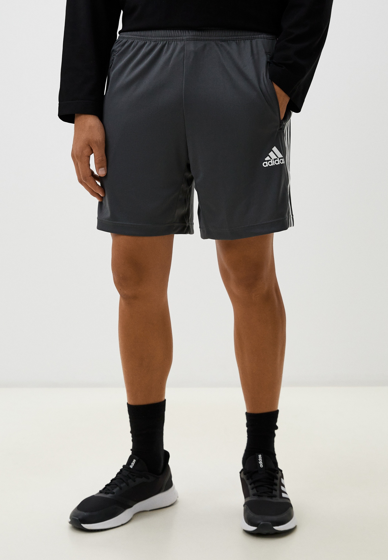 Мужские шорты Adidas (Адидас) GM2146