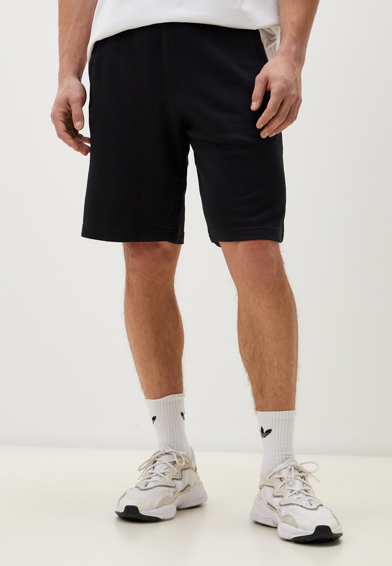 Мужские шорты Adidas Originals (Адидас Ориджиналс) IY8520