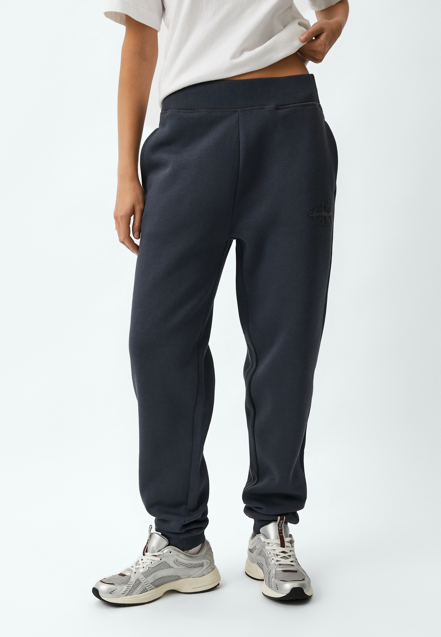 Женские спортивные брюки Calvin Klein Jeans J20J223590