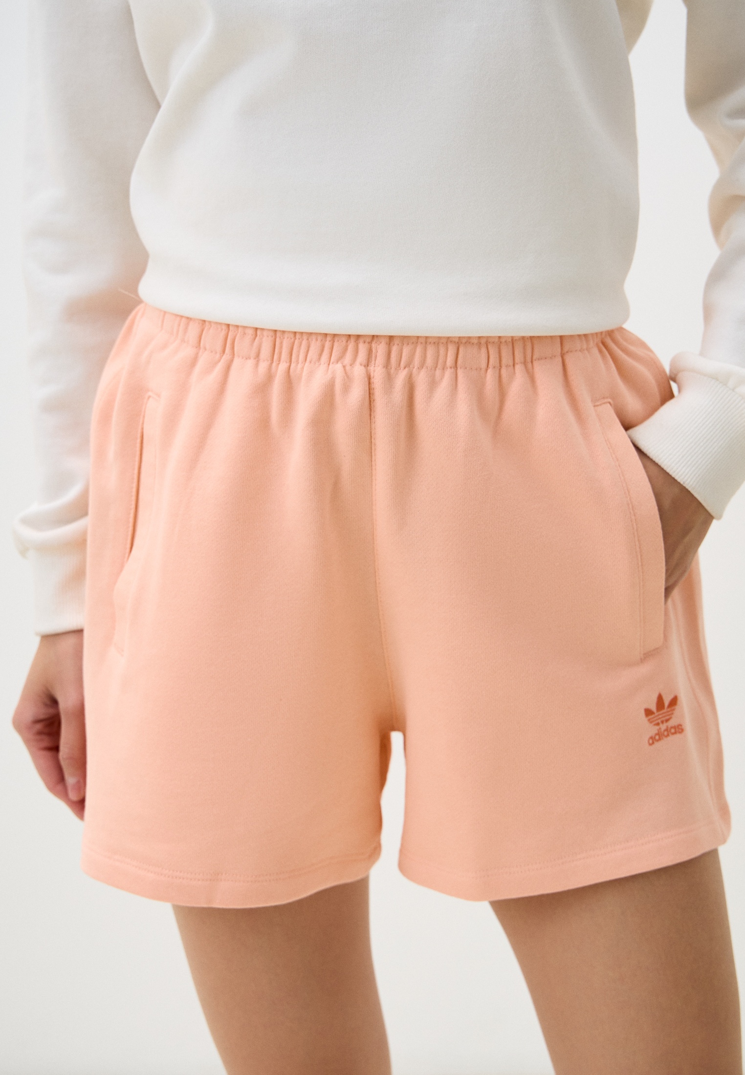 Женские шорты Adidas Originals (Адидас Ориджиналс) JJ3464