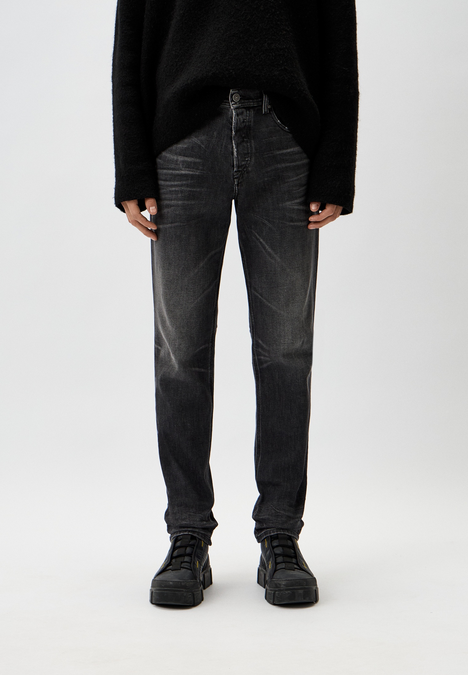 Мужские прямые джинсы Diesel (Дизель) A1023109G23