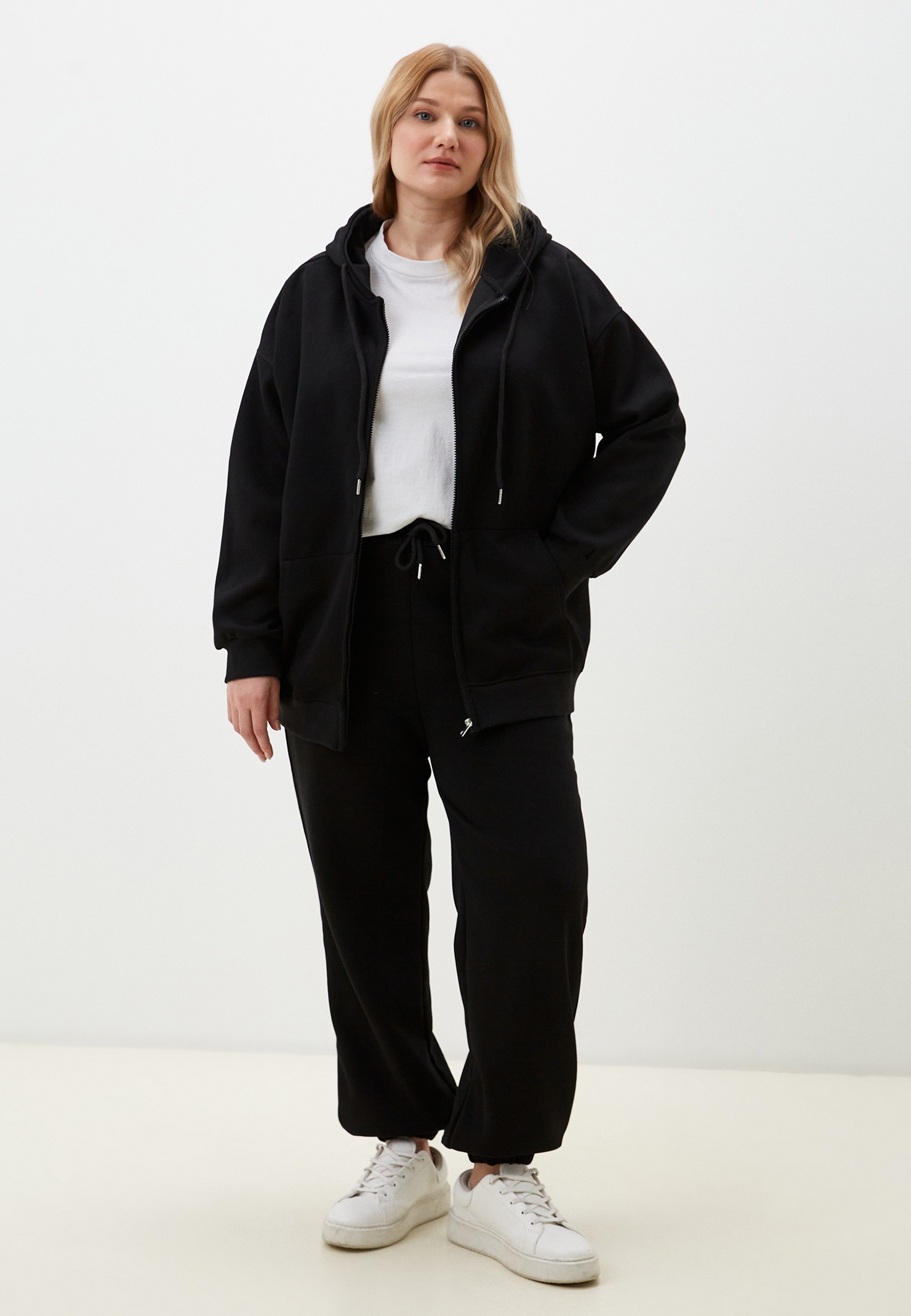 Спортивный костюм Chic de Femme CHFW240008