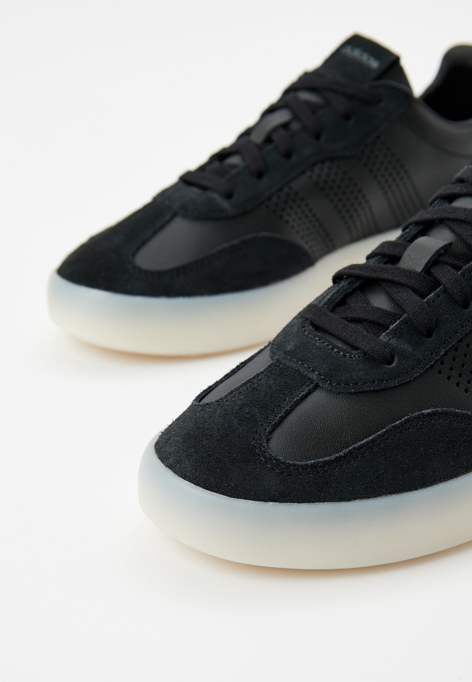 Мужские кеды Adidas (Адидас) JI2327: изображение 2