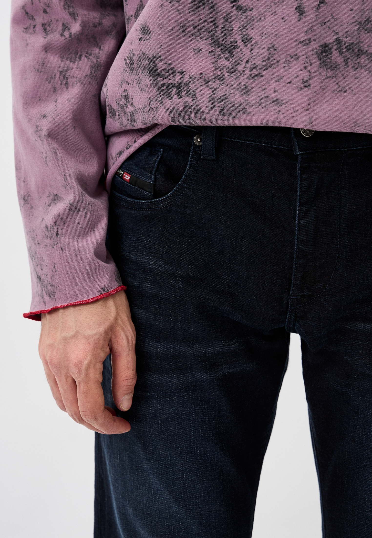 Мужские зауженные джинсы Diesel (Дизель) A035580BMBX: изображение 4