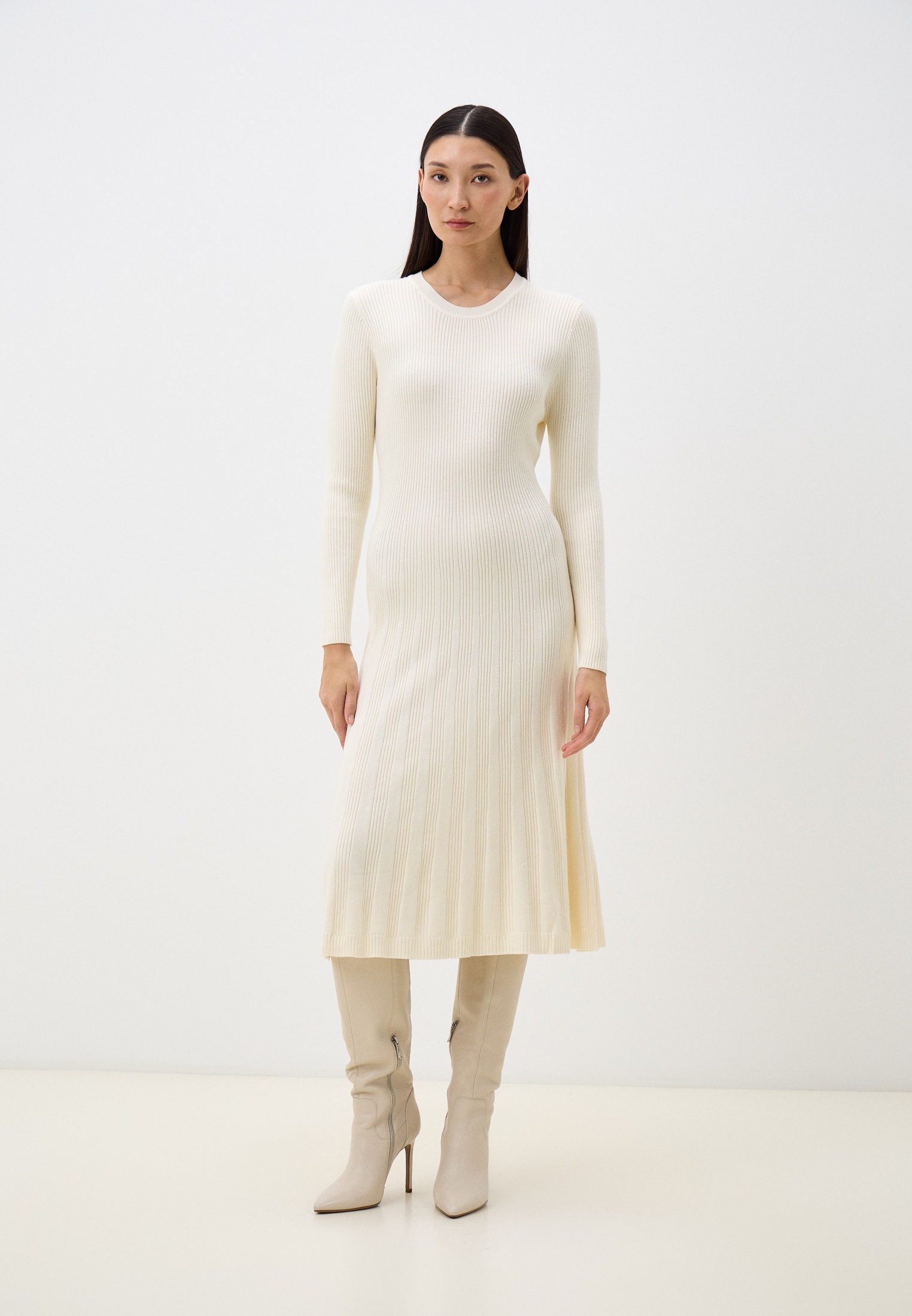 Вязаное платье Diverius d6425