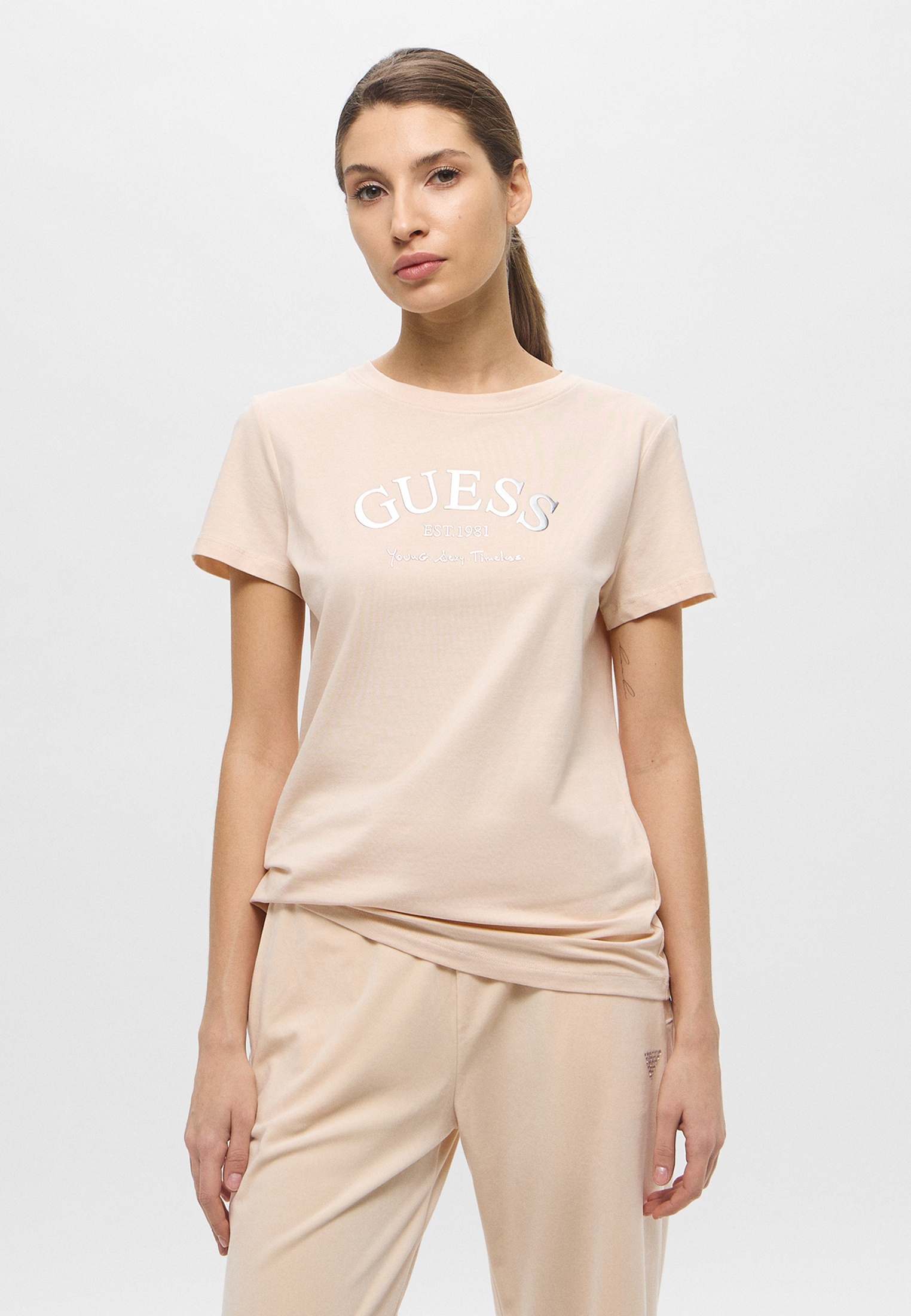 Футболка с коротким рукавом Guess (Гесс) Футболка Guess