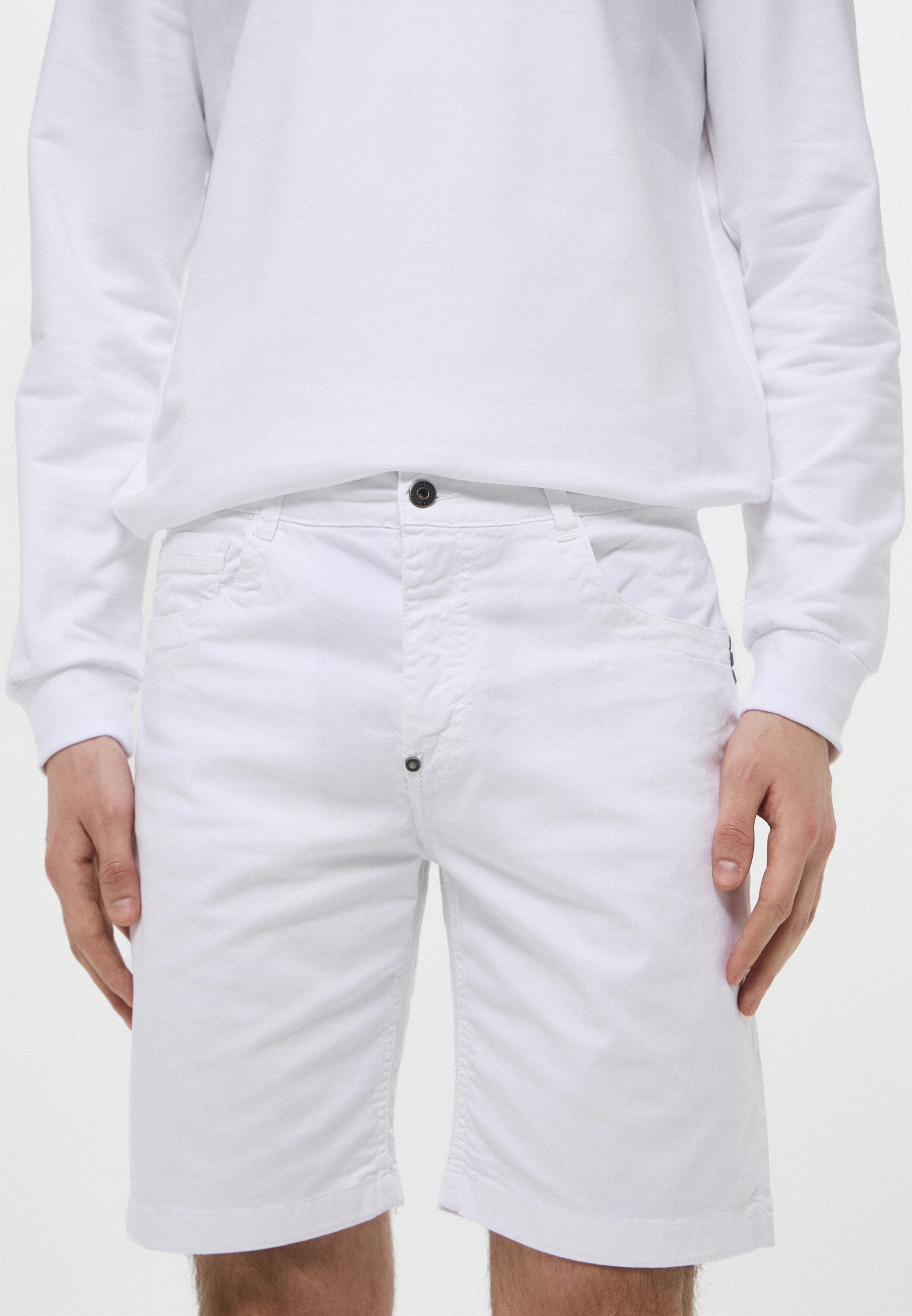 Мужские повседневные шорты Bikkembergs (Биккембергс) BMP0140: изображение 8