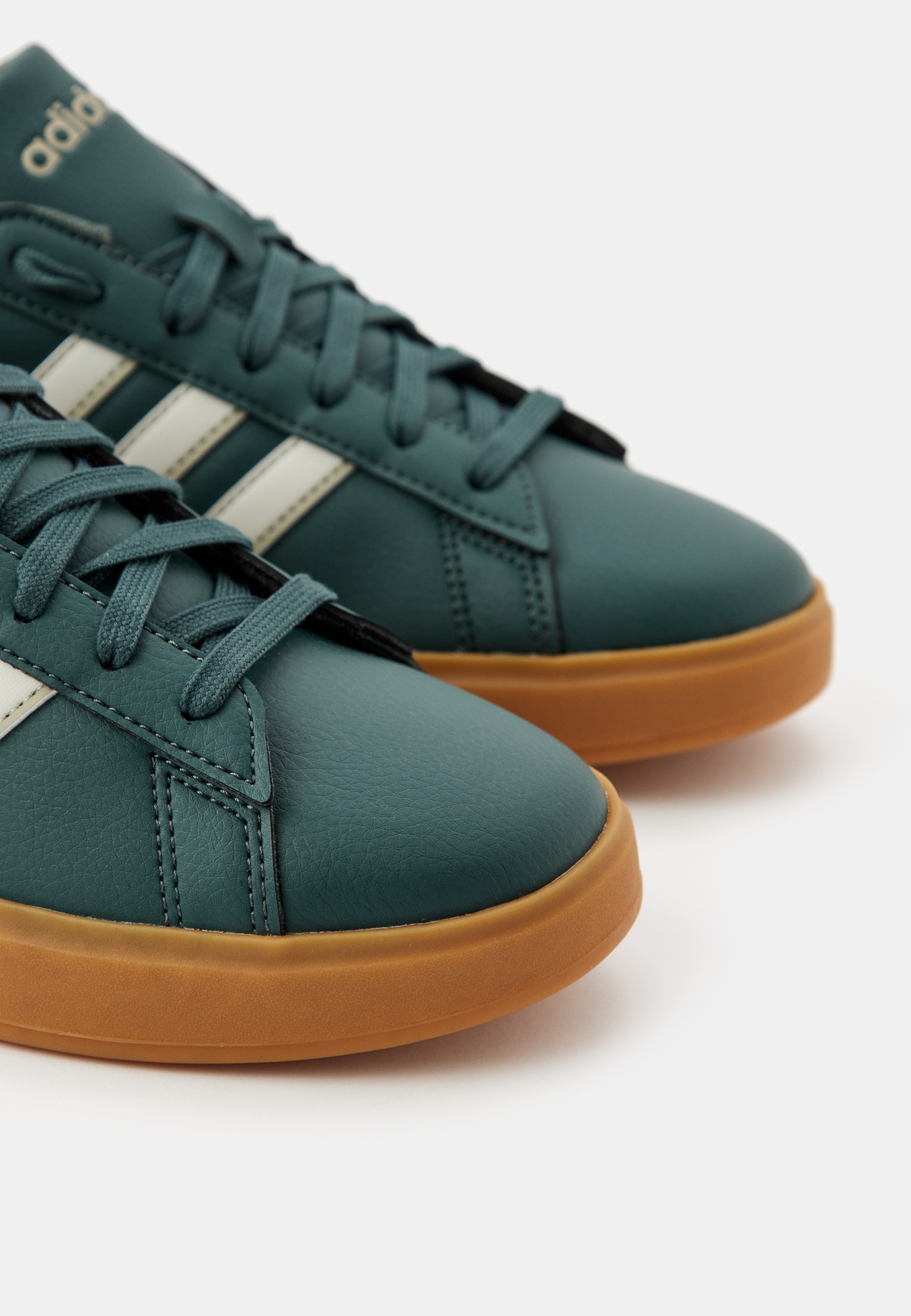 Мужские кеды Adidas (Адидас) JI0946: изображение 2