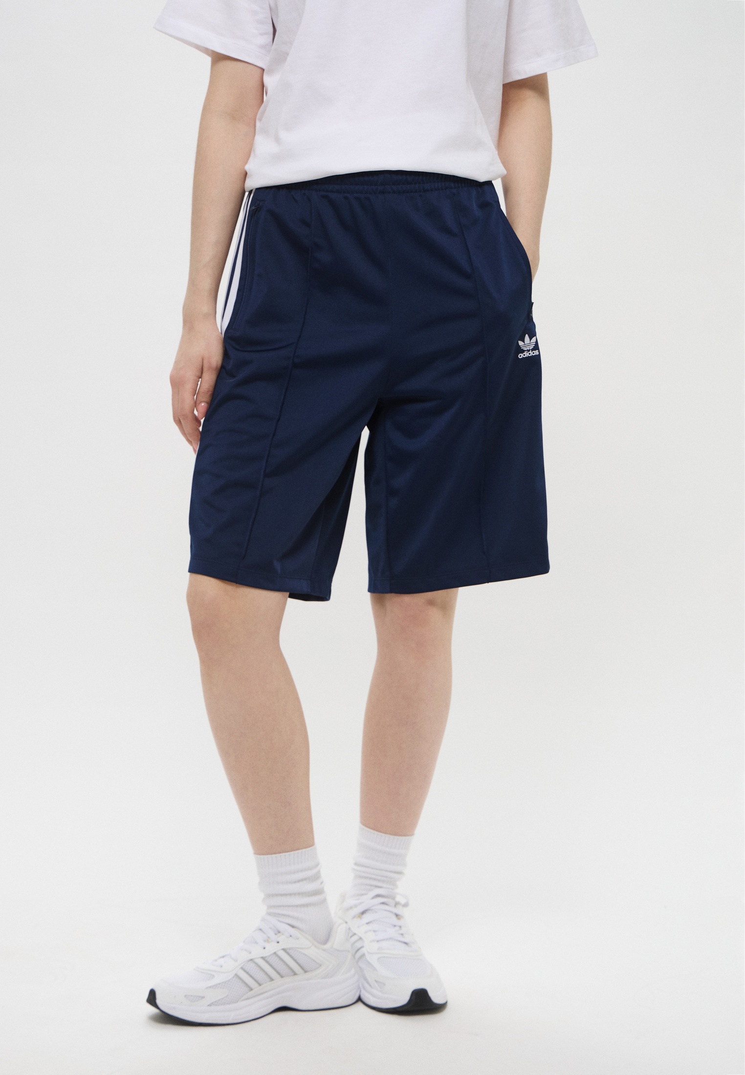 Женские шорты Adidas Originals (Адидас Ориджиналс) Шорты спортивные adidas Originals