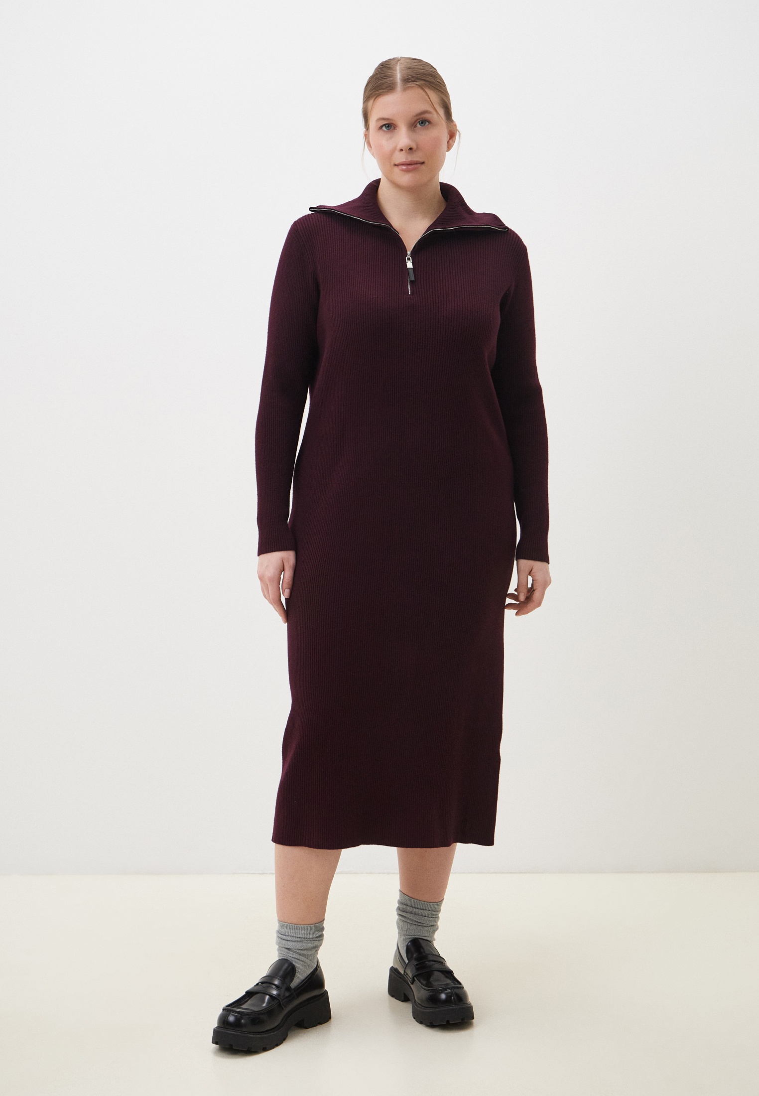 Вязаное платье Chic de Femme Платье Chic de Femme