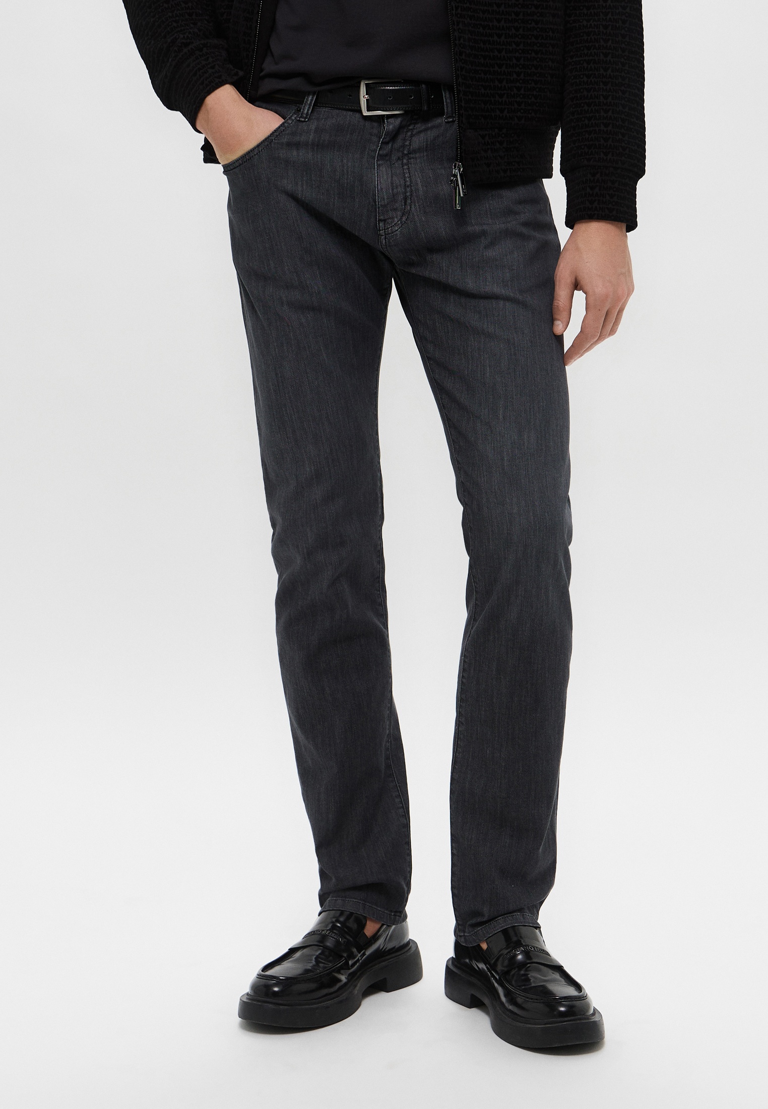 Мужские зауженные джинсы Emporio Armani (Эмпорио Армани) EM001370 AF14118