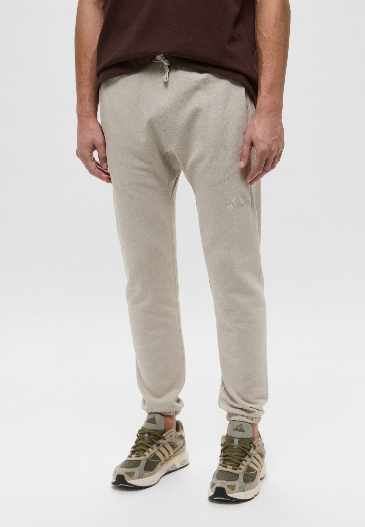 Мужские брюки Adidas (Адидас) Брюки спортивные adidas