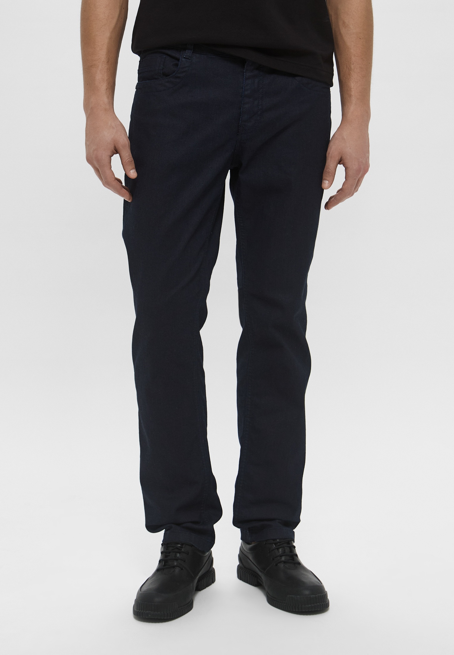 Мужские зауженные джинсы Bikkembergs (Биккембергс) BMD0932R