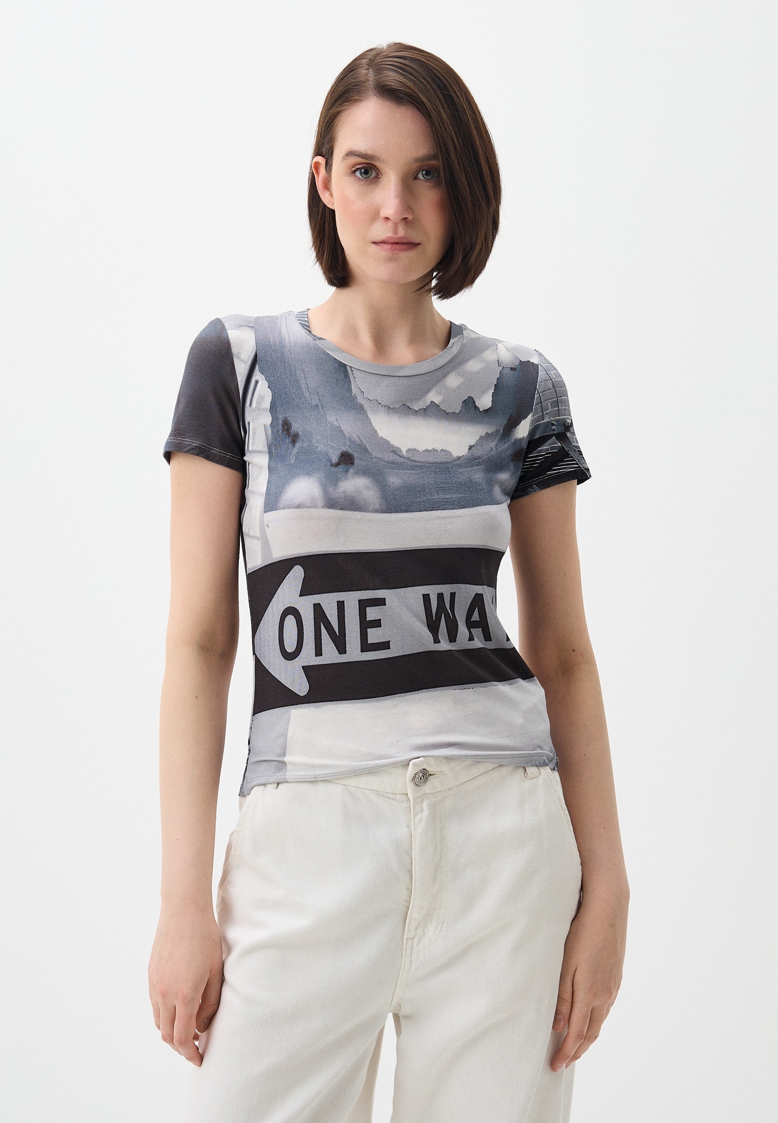 Футболка с коротким рукавом Desigual (Дезигуаль) 25SWTKA0