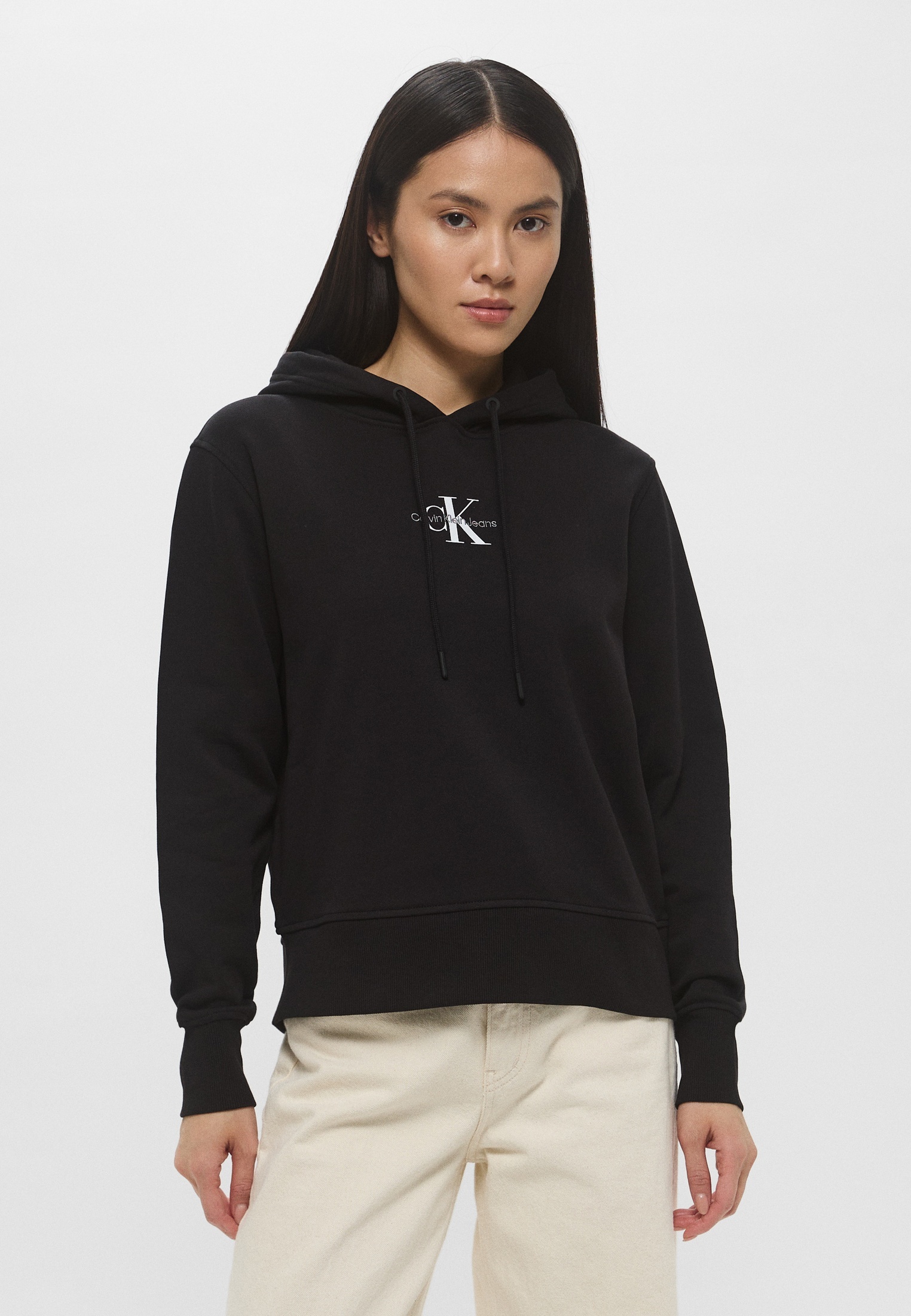 Женские худи Calvin Klein Jeans J20J225358