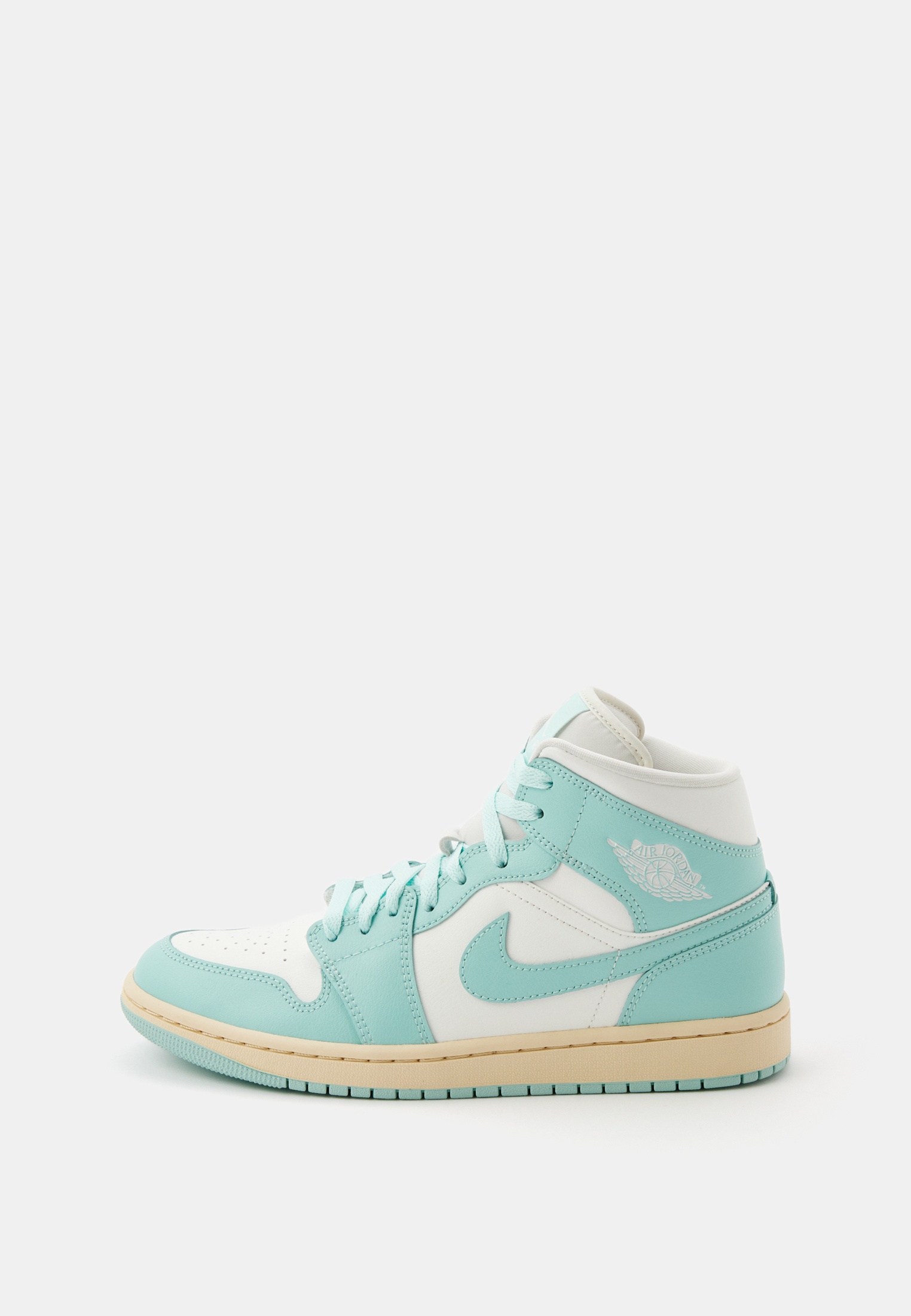 Женские кеды Jordan BQ6472