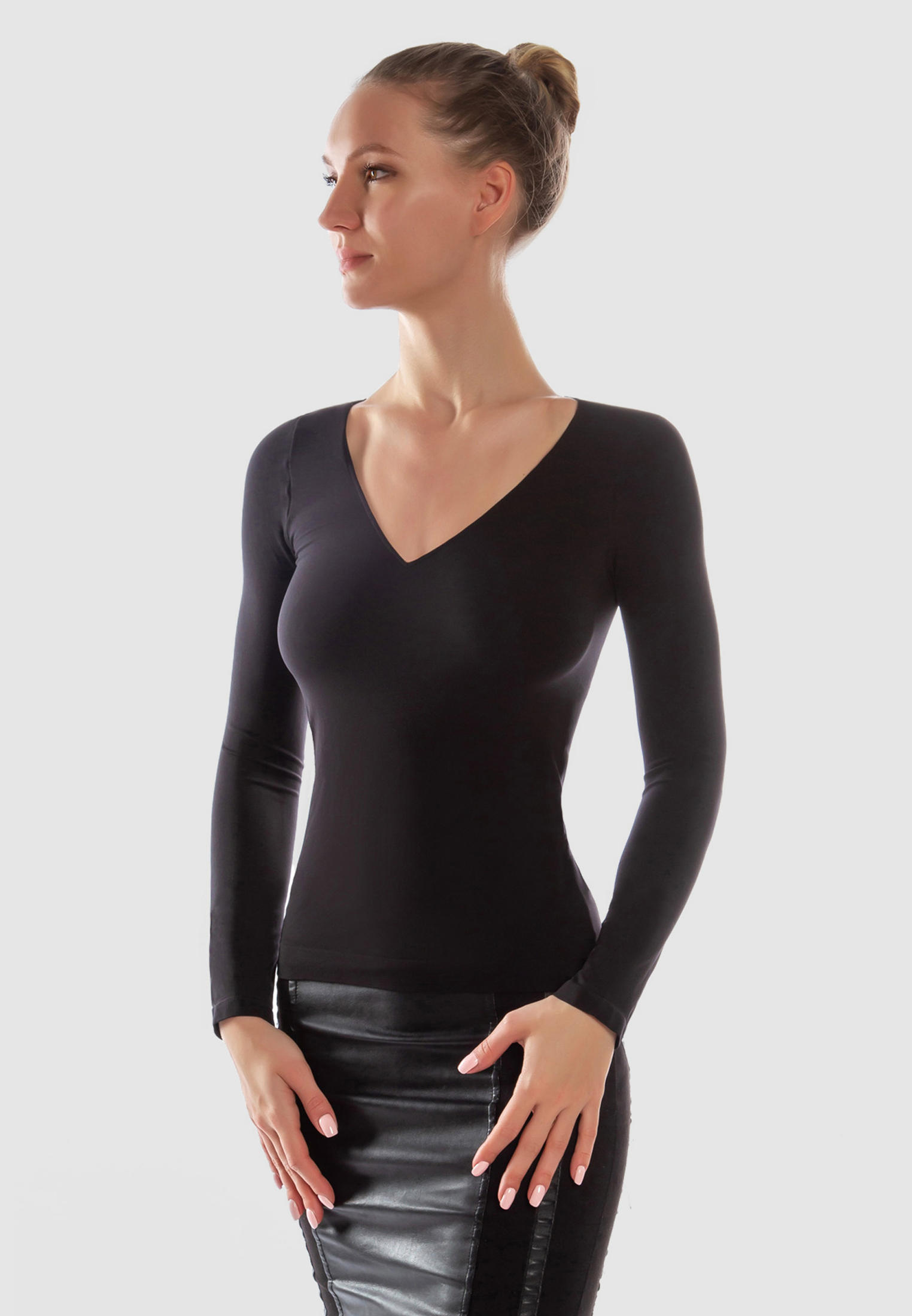 Футболка с длинным рукавом Mademoiselle Maglia Scollo-V Madonna M/L (Ilar)nero L/XL