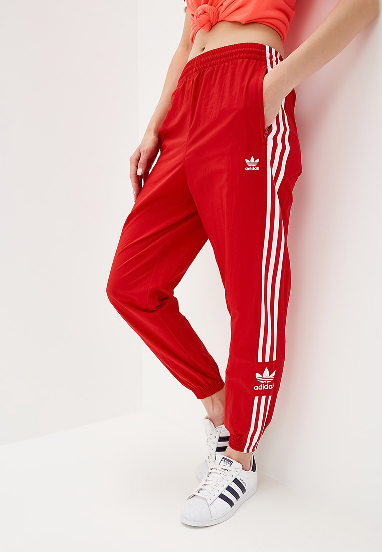 Красные штаны адидас. Спортивные штаны adidas Originals 2019. Спортивные штаны adidas 2020. Adidas Originals Red штаны.