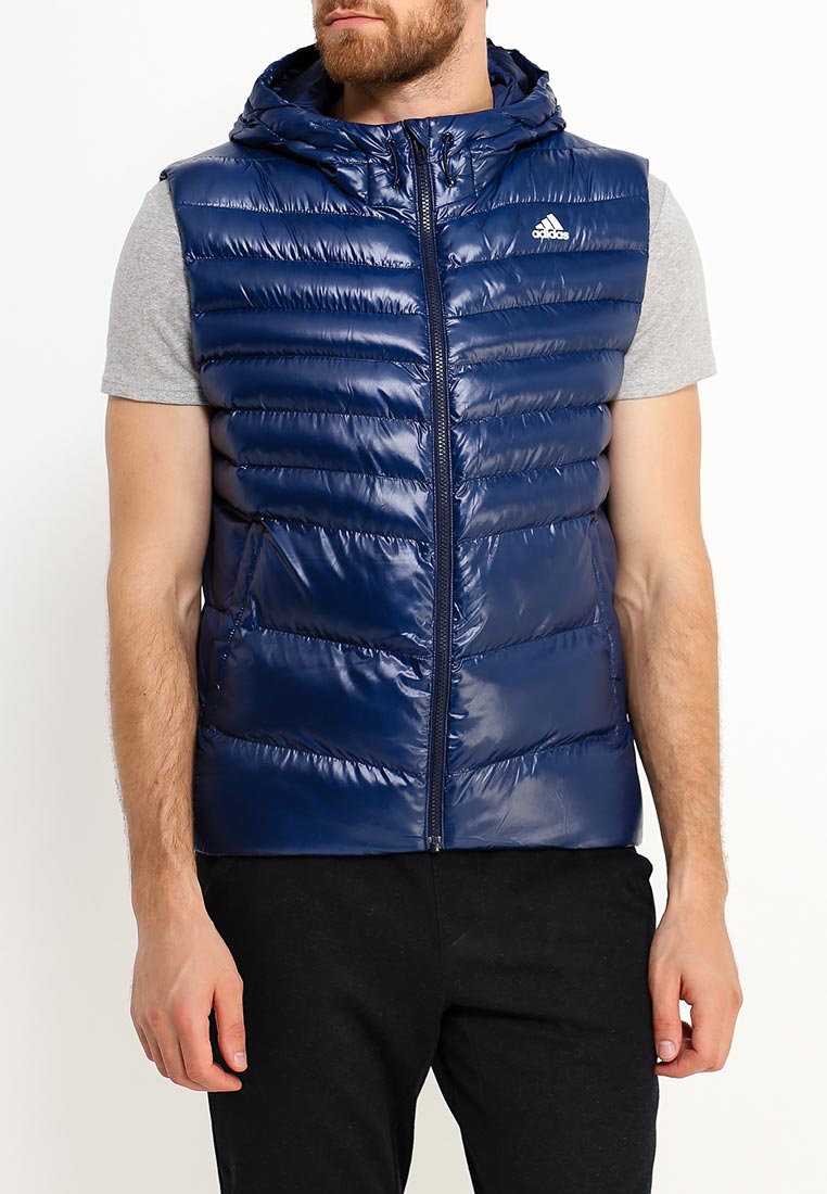 Мужские жилетки цена. Adidas SDP-Vest жилет. Жилет утепленный adidas SDP Vest. Жилет мужской утепленный адидас. Мужская утепленная жилетка adidas.