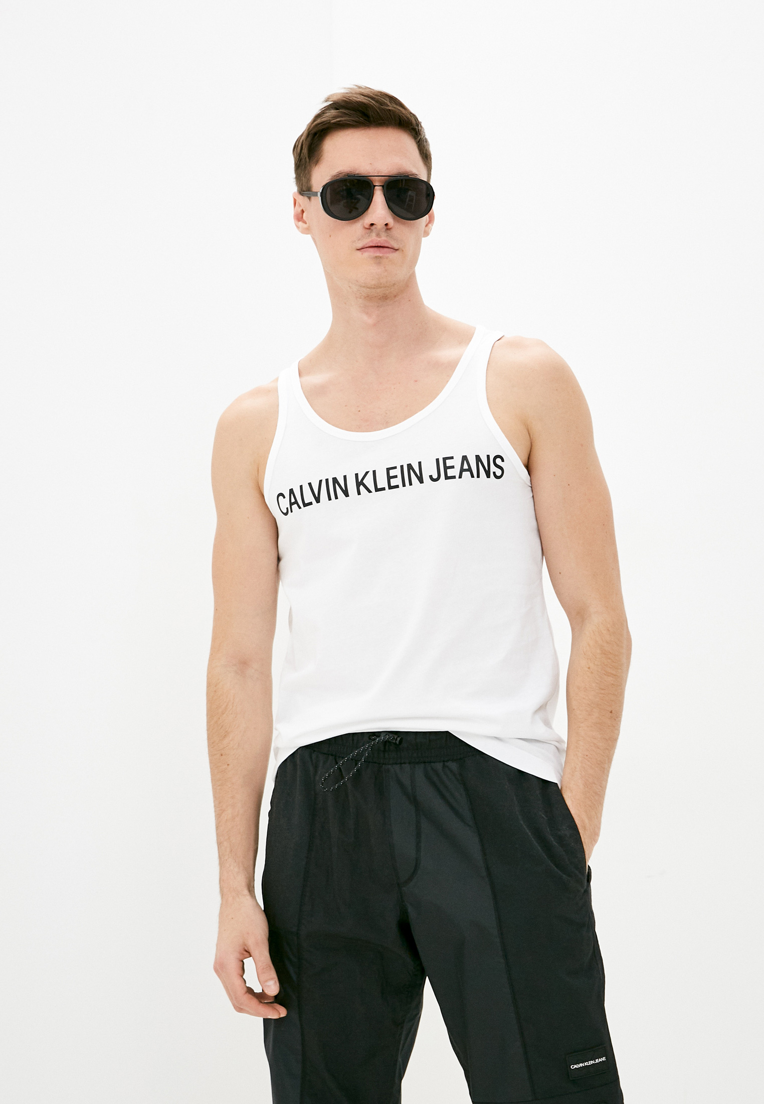Майка Calvin Klein Jeans, цвет: белый, CA939EMMDKL0 — купить в интернет ...