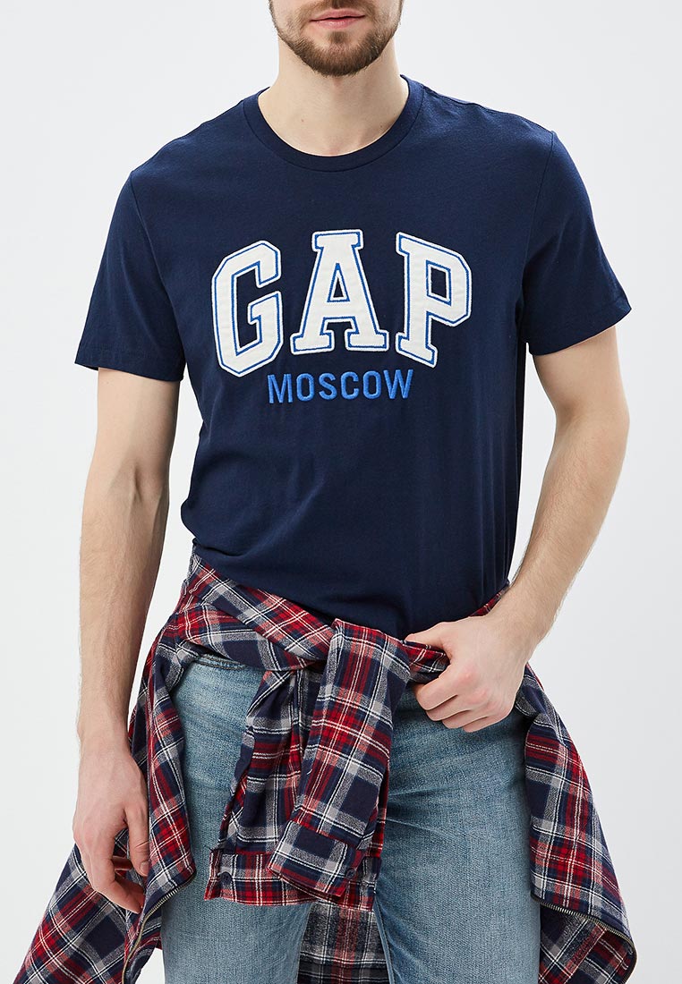 Gap moscow. Футболка gap. Футболка gap мужская. Футболка gap Москва. Футболка гап Москоу.