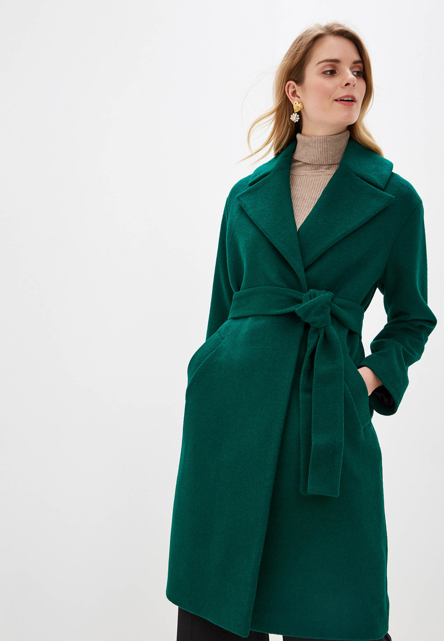 Зеленое пальто купить. Изумрудное пальто pompa. Зеленое пальто. Зелёное пальто женские. Темно зеленое пальто женское.