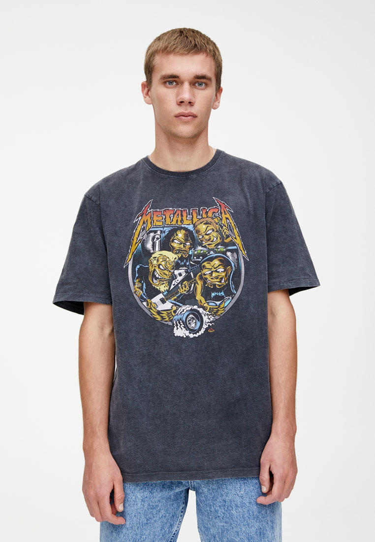 Футболка Pull&Bear METALLICA, цвет: серый, IX001XM005HR — купить в ...