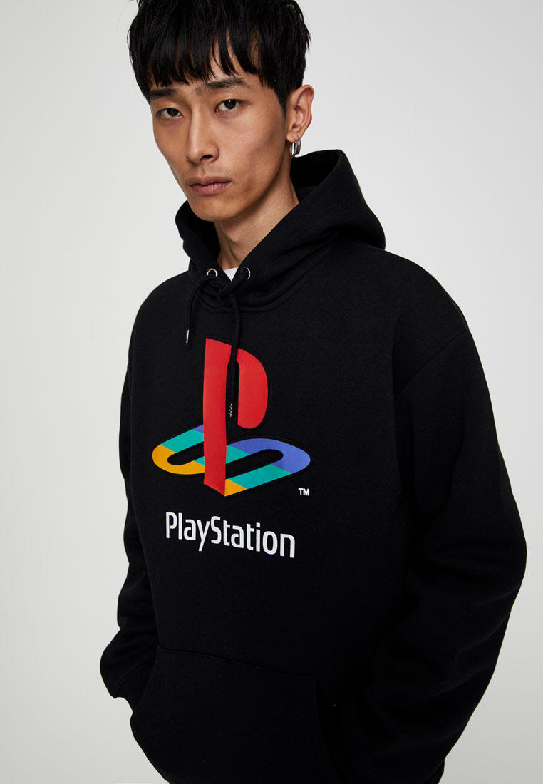 Pull and bear playstation sweatshirt hotsell