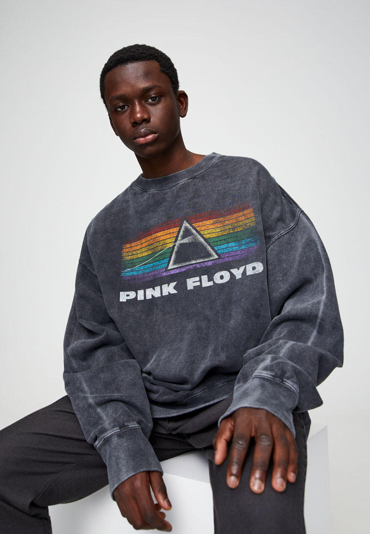 Pink floyd sweatshirt pull and bear hotsell