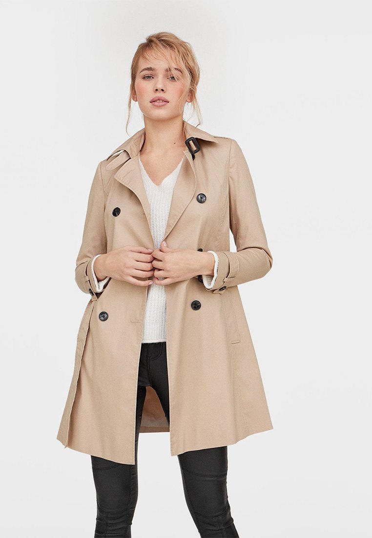 Плащ Stradivarius за 2 799 ₽. в интернет-магазине Lamoda.ru
