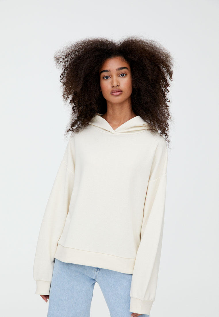 Pull bear женские. Кофта с капюшоном Pull Bear. Худи Pull and Bear женские. Pull&Bear кимоно.