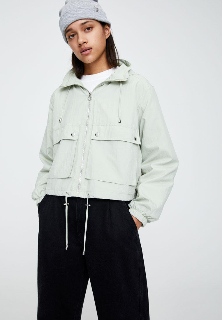 Ветровка Pull&Bear, цвет: зеленый, IX001XW00HOR — купить в интернет ...