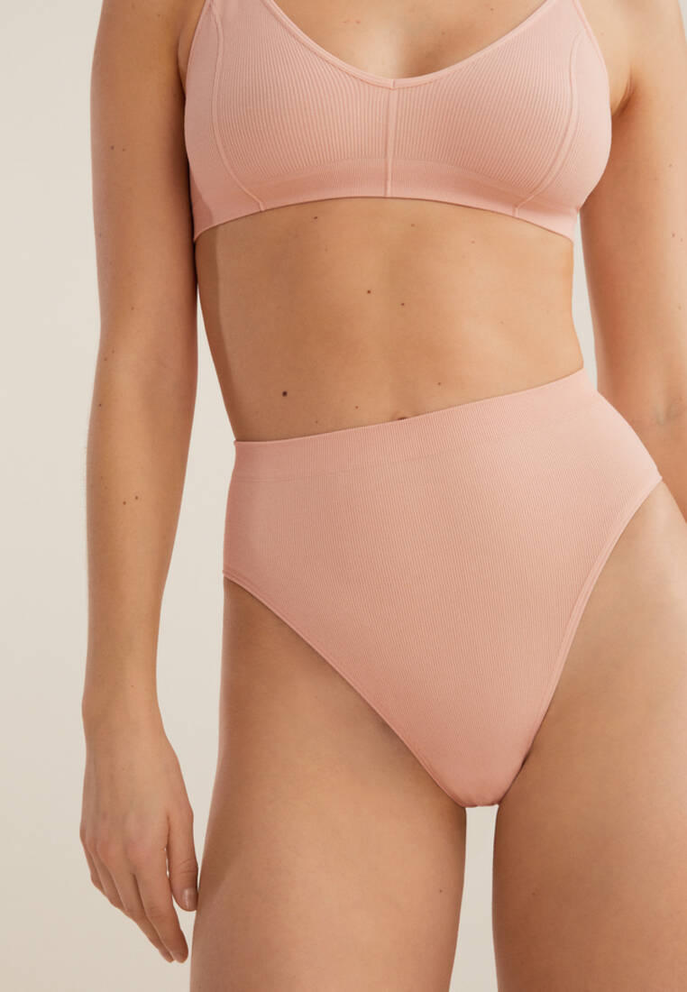 Braziliyada yalangoch karnaval