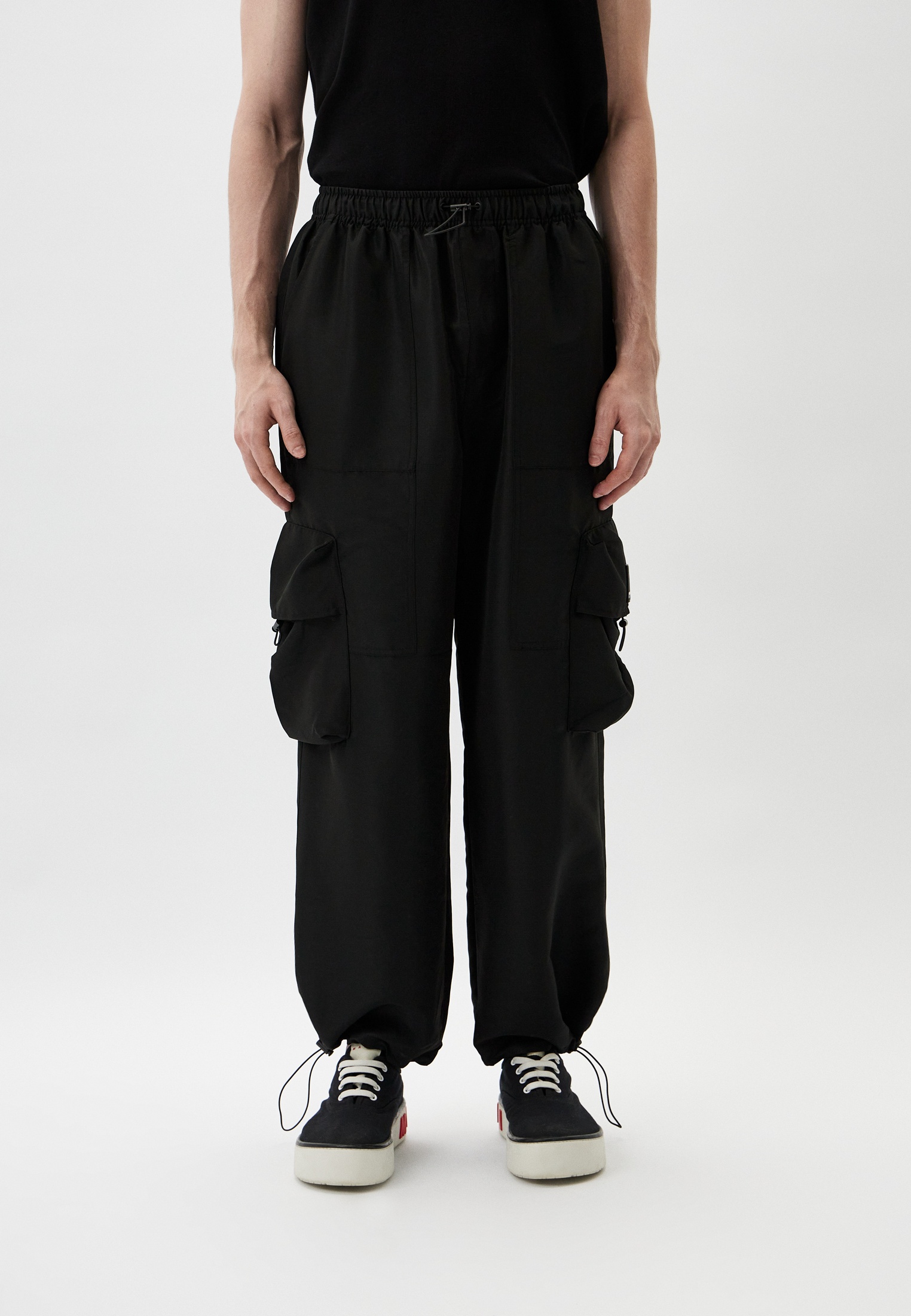 Брюки Karl Lagerfeld Jeans, цвет: черный, MP002XM00MHS — купить в ...
