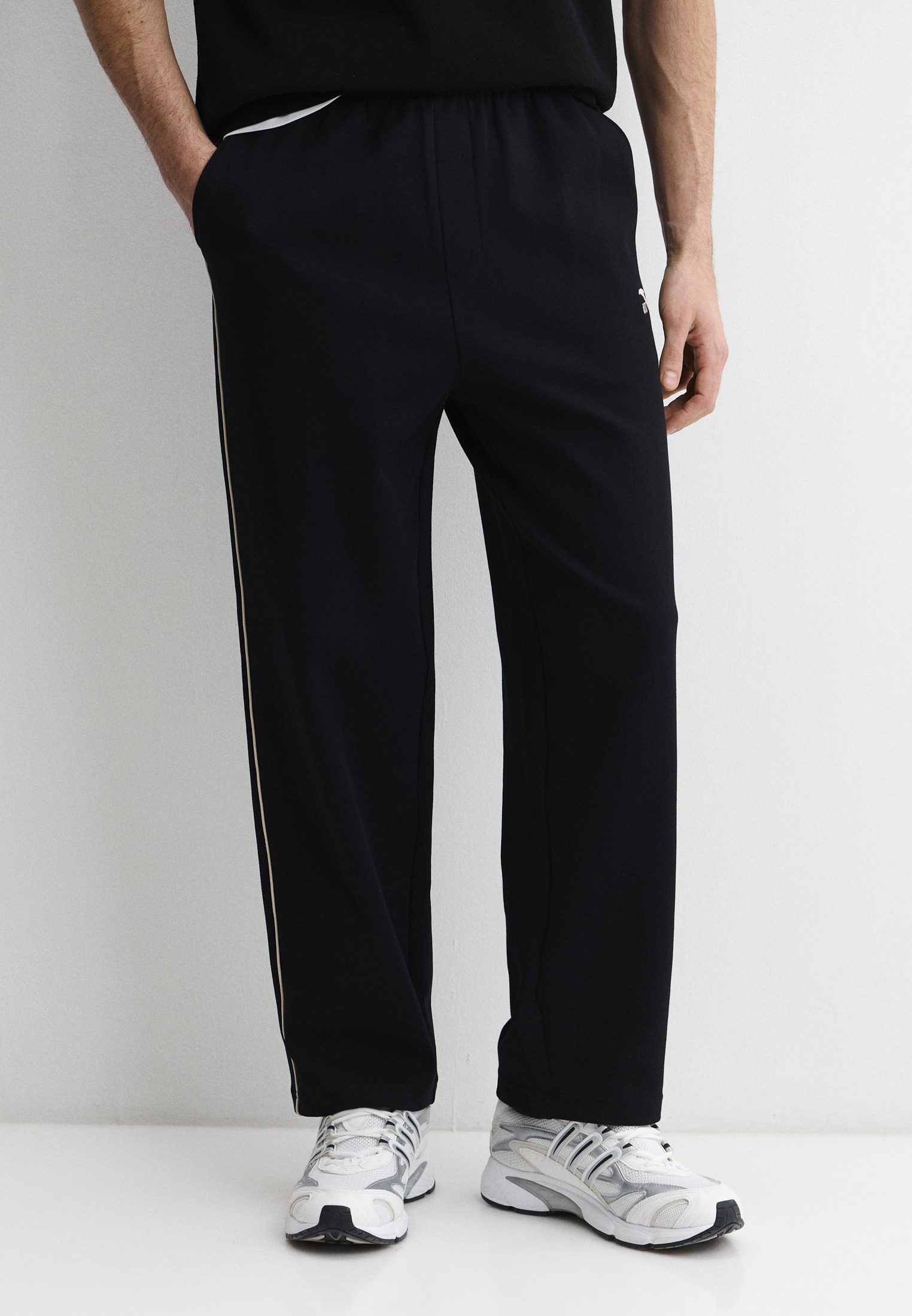 Брюки спортивные Anta ANTA SPORTS CLUB Knit Track Pants, цвет: черный ...