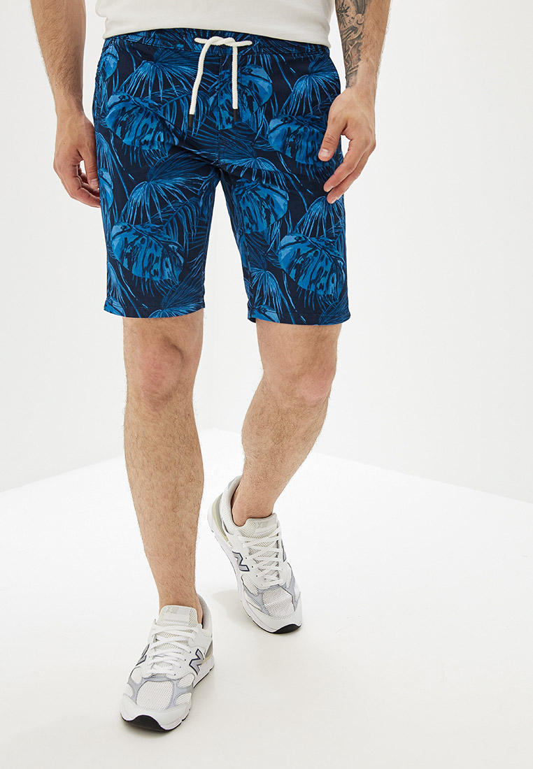 Шлевки на шортах. Тонкие телесные шорты. Том с шортами. Шорты nike black. Мужчина в бежевых шортах.