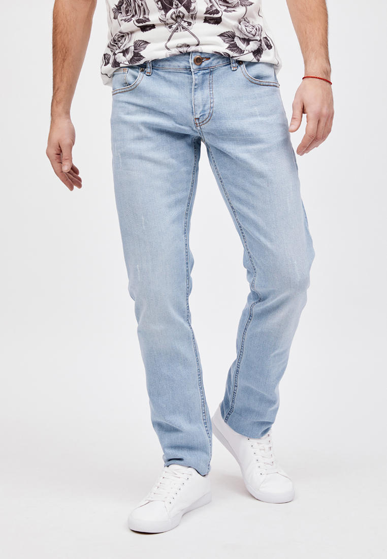 Ламода купить мужские джинсы. Whitney Jeans джинсы мужские голубые. Голубые джинса мужские. Светло синие джинсы мужские. Светло голубые джинсы мужские.