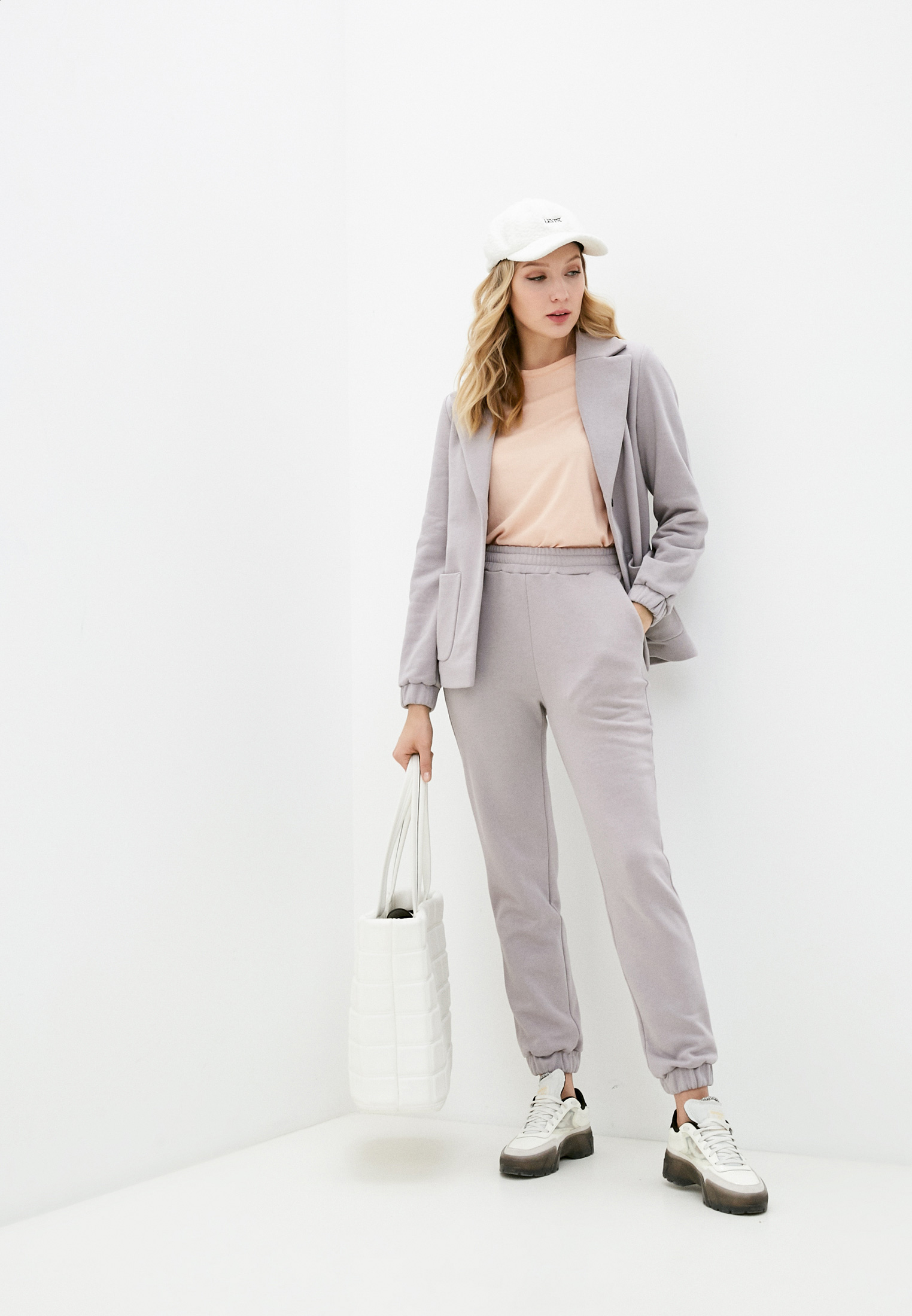 Tatika 13692621. Фотографии татика. Cropp брюки женские с цепочкой. Белый спортивный костюм женский. Спортивный костюм tatika.