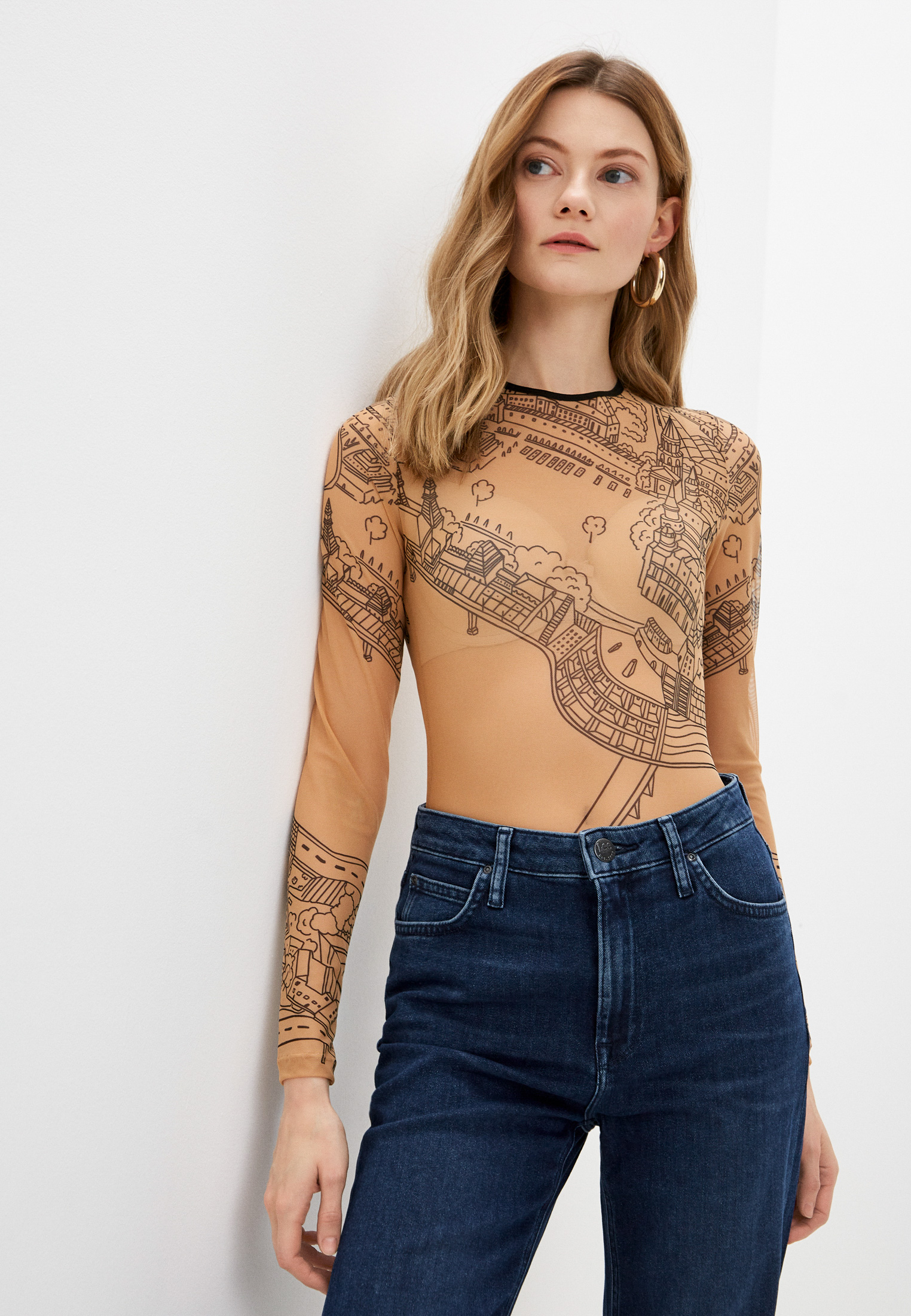 Brikoly. Brikoly. Brikoly. Капри бежевые женские. Водолазка с татуировками.