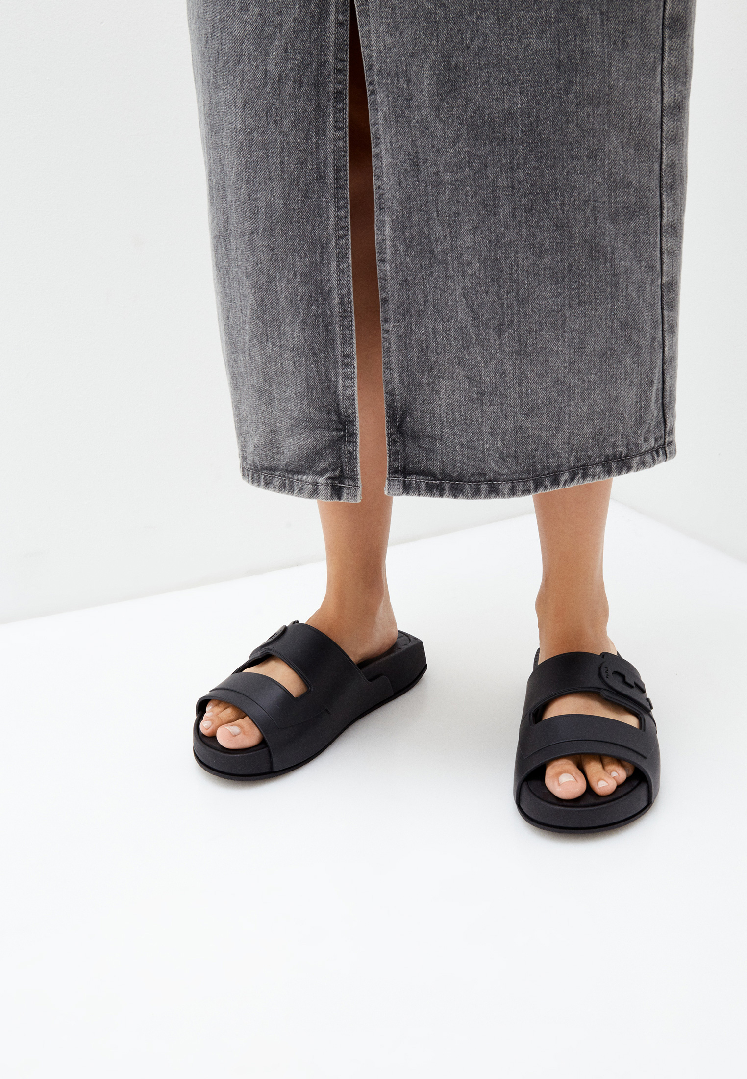Сланцы Furla POOL SLIDE SANDAL T.40, цвет: черный