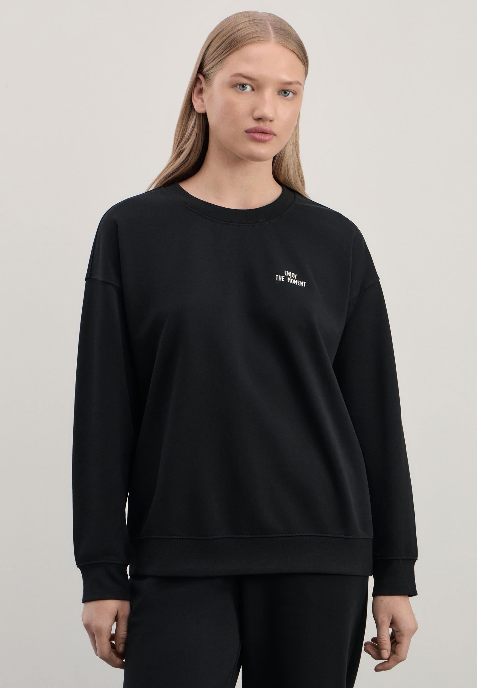 Свитшот Zarina Exclusive online, цвет: черный, MP002XW17A2O — купить в ...