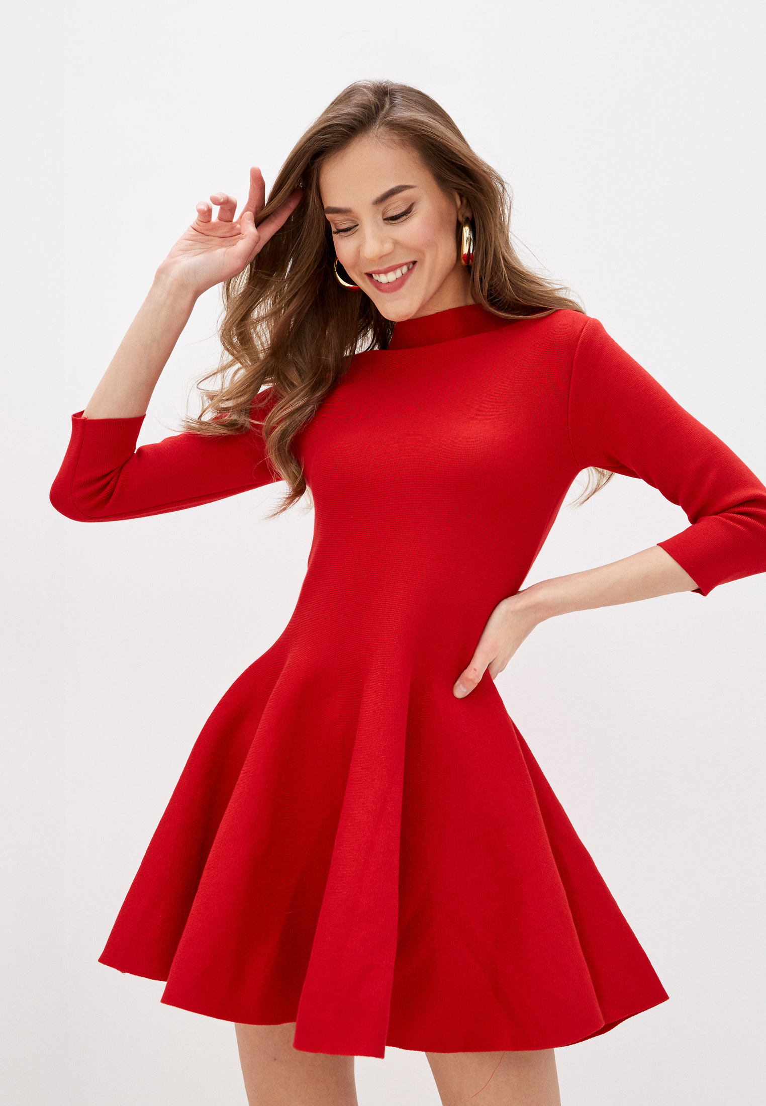 Показать красное платье