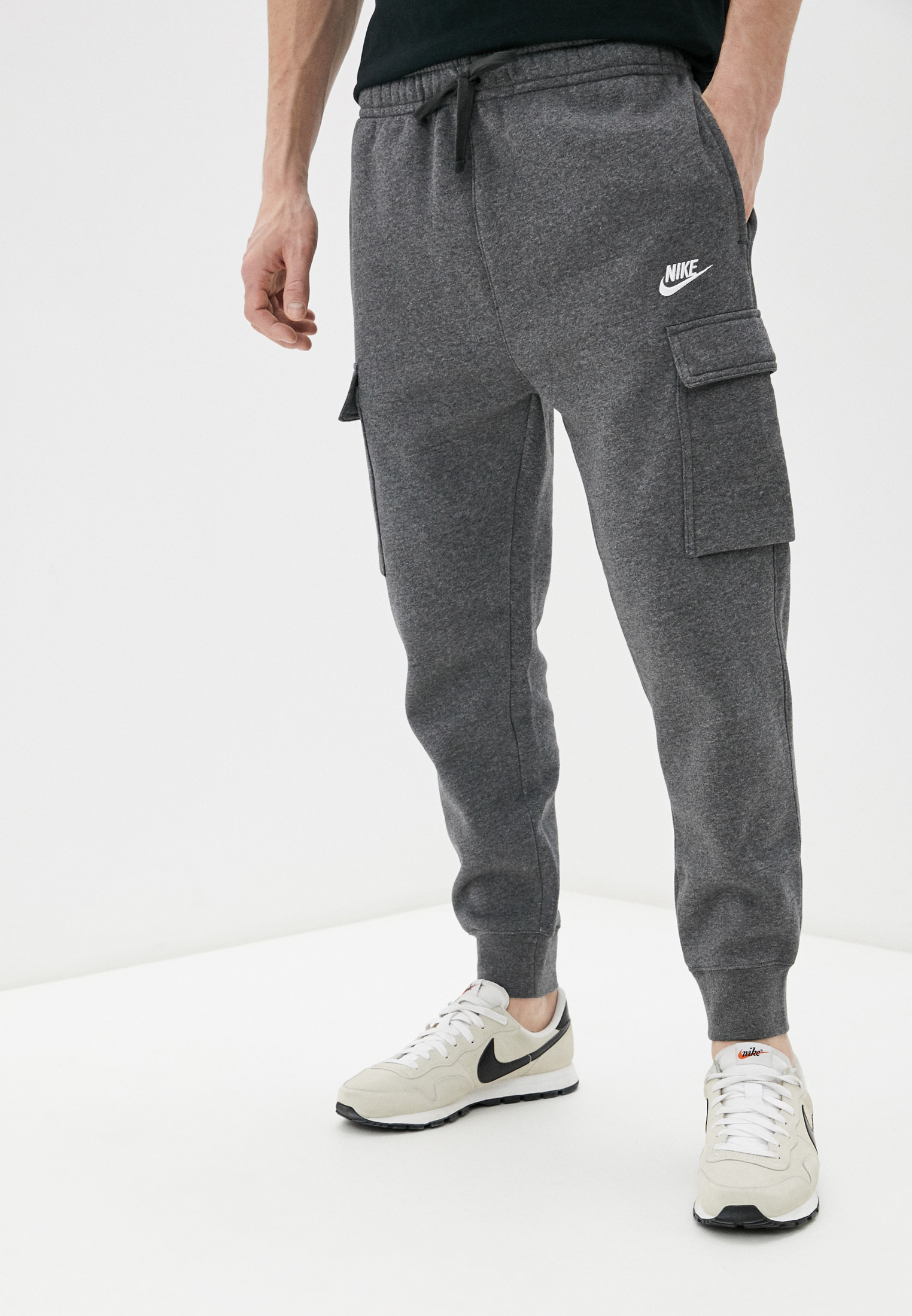 Найки с карманом. Nike m NSW Club Pant Cargo. Штаны Nike Club Cargo. Nike NSW Club Pant Cargo. Брюки Nike NSW Cargo.