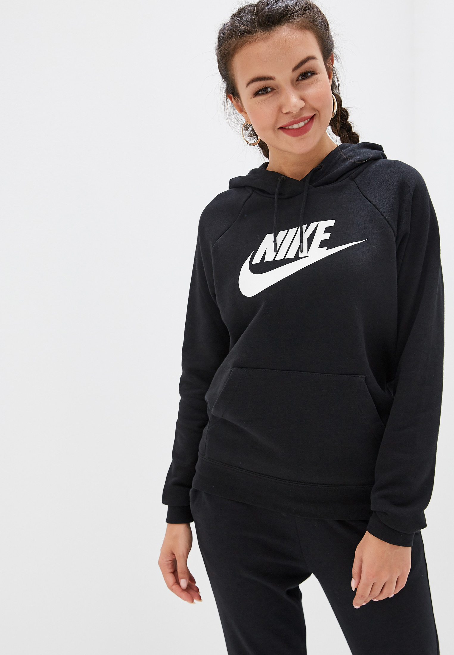 Найк женщины. Кофта найк черная женская 2022. Nike худи Essentials. Nike Sportswear Essentials худи. Худи Nike Sportswear женская.