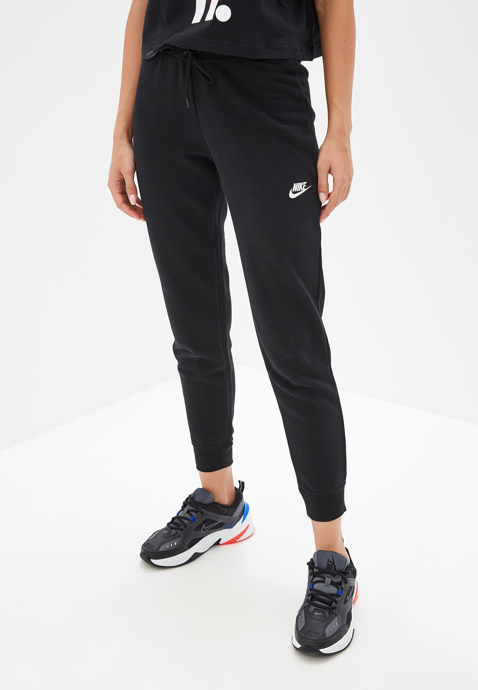 nike jogger essential