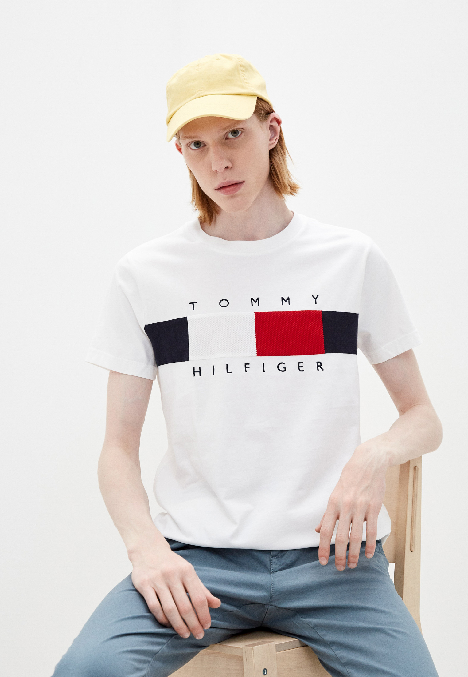 Футболка Tommy Hilfiger, цвет: белый, RTLAAE134301 — купить в  интернет-магазине Lamoda