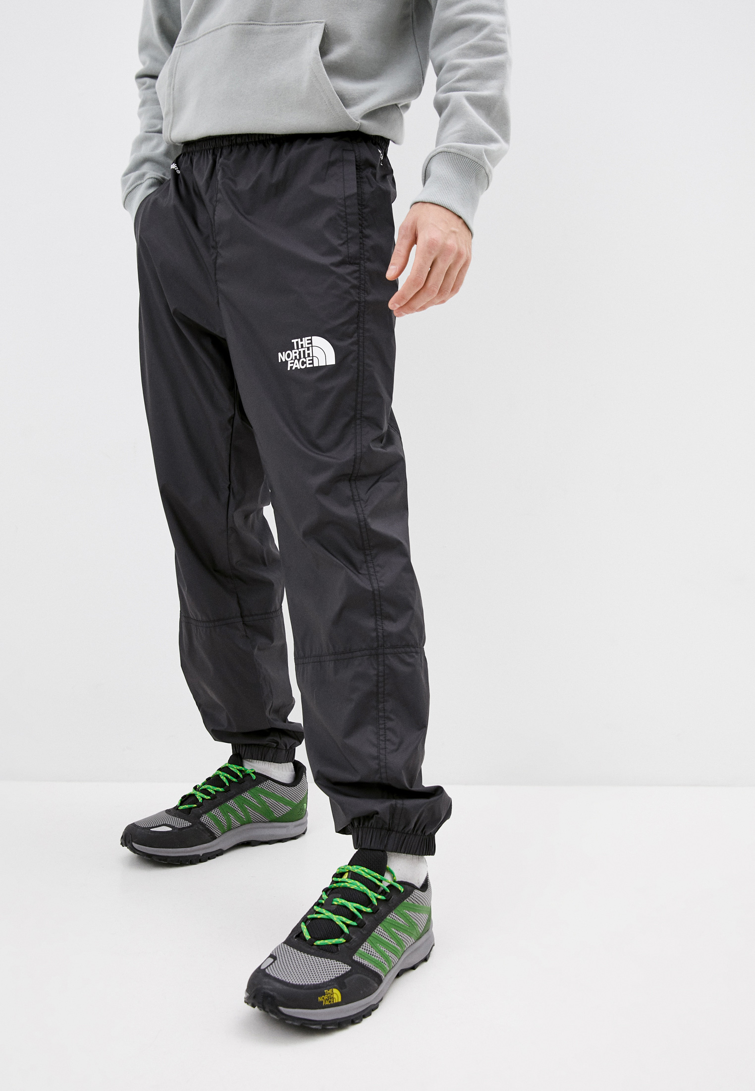 Брюки спортивные The North Face M HYDREN WIND PANT, цвет: черный,  RTLAAE164701 — купить в интернет-магазине Lamoda