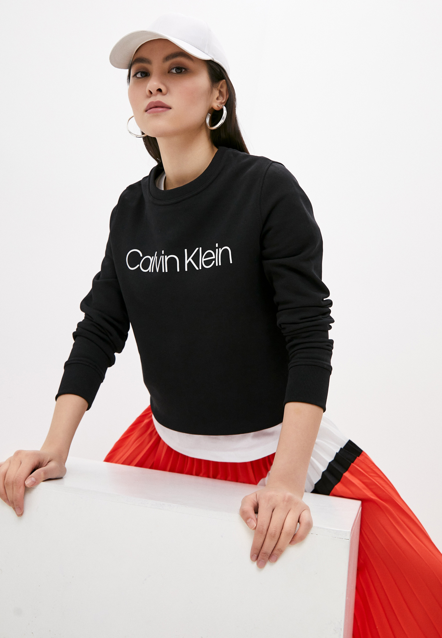 Свитшот Calvin Klein, цвет: черный, RTLAAF619901 — купить в интернет-магазине Lamoda